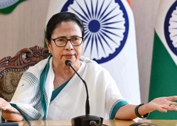 चुनाव से पहले कल्याणकारी पहल: TMC का ‘युवा साथी’ और ‘लक्खी भंडार’ पर जोर :