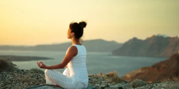 “साइलेंट ट्रैवल” का ट्रेंड: बिना शोर-शराबे के सुकून ढूंढ रहे हैं लोग