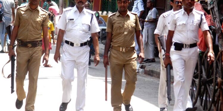 अशांति से निपटने के लिए कोलकाता पुलिस कितनी तैयार?