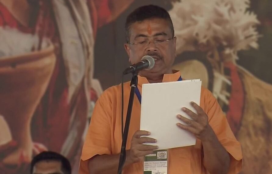 पश्चिम बंगाल में बीजेपी सरकार का गठन, सुवेंदु अधिकारी ने ली मुख्यमंत्री पद की शपथ