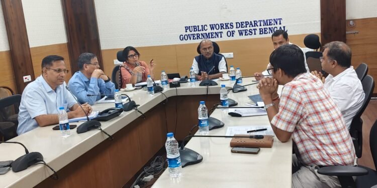 पश्चिम बंगाल में पेयजल और सड़क परियोजनाओं पर सरकार का फोकस
