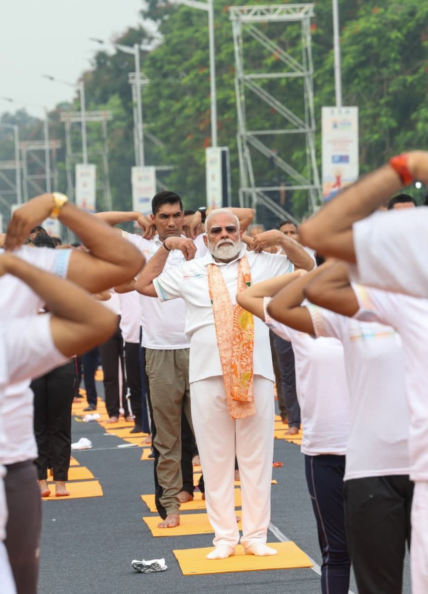 अंतरराष्ट्रीय योग दिवस 2026: पीएम मोदी ने लोगों से योग को दैनिक जीवन का हिस्सा बनाने का किया आह्वान
