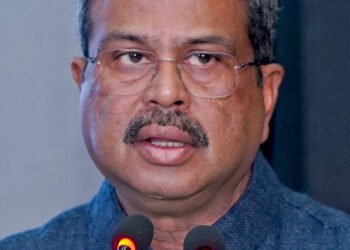 धर्मेंद्र प्रधान ने इस्तीफ़ा दिया