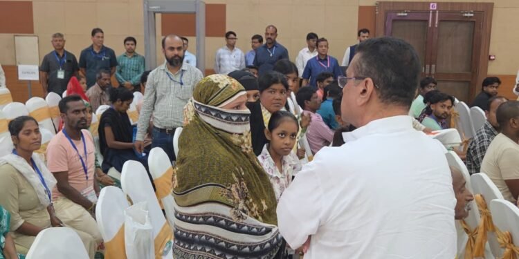 तारातला पीड़ितों के परिवार को CM ने दी क्षतिपूर्ति