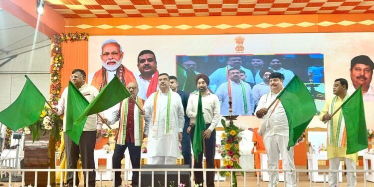 पश्चिम बंगाल: 50 नई AC CNG और इलेक्ट्रिक बसों को मिली हरी झंडी