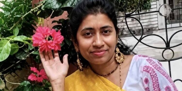 बीच सड़क पर पत्नी की हत्या, लोग बने रहे तमाशबीन