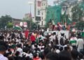 धर्मतला में वाम “कॉकरोच” के जुलूस में चले जूते-बोतलें