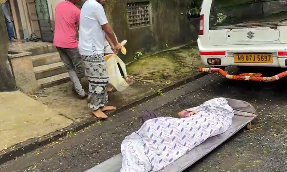 सॉल्ट लेक के AE ब्लॉक से पति-पत्नी का शव मिला