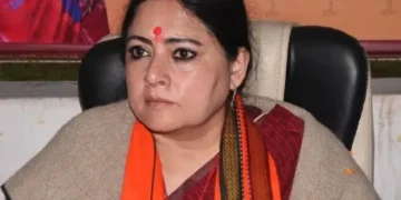 फुटपाथ पर कार पार्क करना नहीं चलेगा