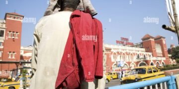 हावड़ा स्टेशन पर कुलियों ने इंजीनियर से वसूले 4700 रुपये