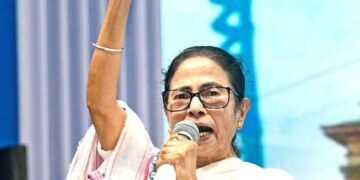 ममता बनर्जी के खिलाफ FIR, कोर्ट के आदेश के उल्लंघन का आरोप