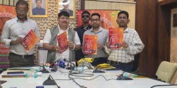 दुर्गा पूजा के दौरान पंडाल परिक्रमा के लिए बड़ी संख्या में लोगों के सड़कों पर उतरने को देखते हुए यह विशेष परिवहन व्यवस्था शहर में आवागमन को सुविधाजनक बनाने में मदद करेगी।