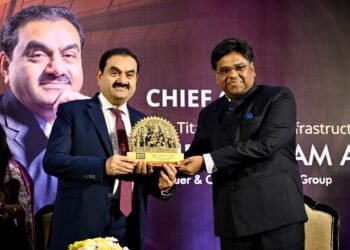 अडानी ने कहा कि भारत के अगले चरण के आर्थिक विकास में पूर्वी भारत की भूमिका महत्वपूर्ण होगी।