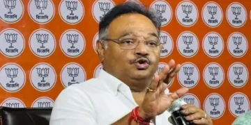 BJP प्रदेश अध्यक्ष ने कहा कि पश्चिम बंगाल के लोग त्रुटिरहित मतदाता सूची और स्वतंत्र चुनाव चाहते थे। उनके अनुसार, ज्ञानेश कुमार के नेतृत्व में चुनाव आयोग ने इस दिशा में काम किया है। इसी संदर्भ में उन्होंने ज्ञानेश कुमार को पद्म भूषण दिए जाने की मांग रखी।