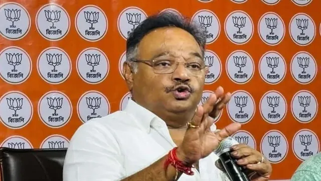 BJP प्रदेश अध्यक्ष ने कहा कि पश्चिम बंगाल के लोग त्रुटिरहित मतदाता सूची और स्वतंत्र चुनाव चाहते थे। उनके अनुसार, ज्ञानेश कुमार के नेतृत्व में चुनाव आयोग ने इस दिशा में काम किया है। इसी संदर्भ में उन्होंने ज्ञानेश कुमार को पद्म भूषण दिए जाने की मांग रखी।