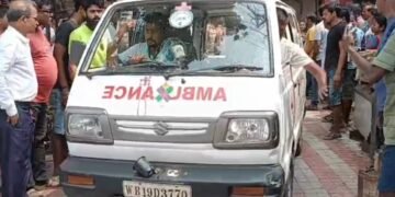 बहुमंजिला इमारत से गिरकर पाइपलाइन कर्मी की मौत