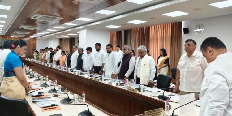 बंगाल कैबिनेट के बड़े फैसले: 5 नवंबर को औद्योगिक नीति, 48 लाख किसानों को 2,000 रुपये