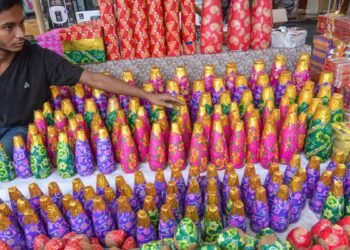 Bengal Diwali 2026: बंगाल में रात 8 से 10 बजे तक ही जलेंगे ग्रीन पटाखे