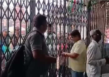 हावड़ा के 14 फेरी घाटों पर सेवा बंद, बकाया वेतन के लिए कर्मचारियों की हड़ताल