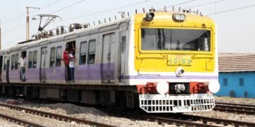 ट्रेन में छूटा 7 लाख के सोने के गहनों का बैग, श्योराफुली GRP ने लौटाया
