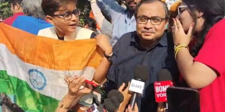 कोलकाता में बिना अनुमति ममता तृणमूल का मार्च, सुवेंदु अधिकारी की चेतावनी