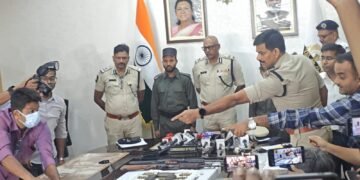 West Bengal Maoist News: मंगल-मालती का आत्मसमर्पण, AK-47 बरामद