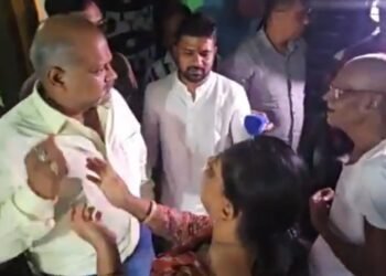 न्यू टाउन में सट्टा अड्डे पर विधायक का छापा