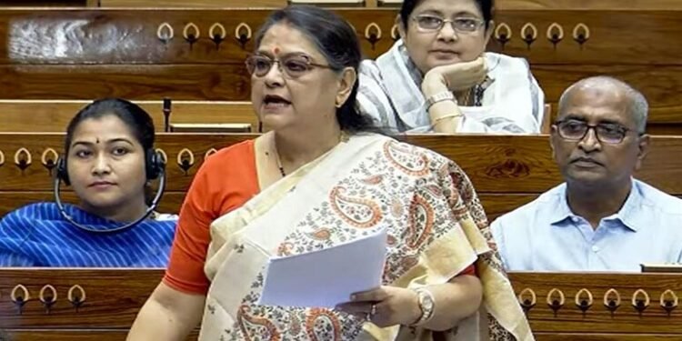 संसद की समितियों में फेरबदल: काकली घोष दस्तीदार को बड़ी जिम्मेदारी, डोला सेन बाहर